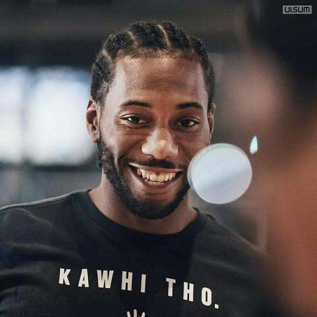 他在出拳间